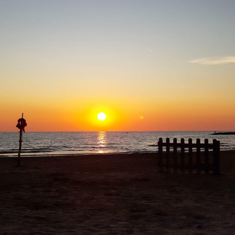 Villa Rimini - Seaview & Roman Holidays Apartments - Garden&Beach 300Mt Anzio Exterior photo